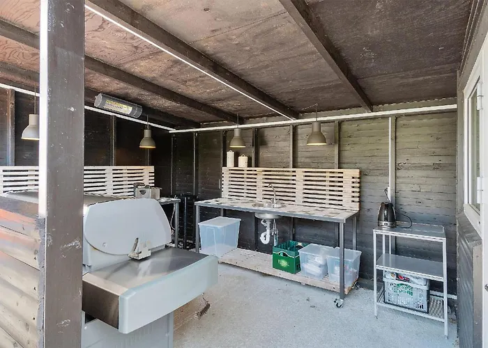 3 Bedroom Amazing In Græsted